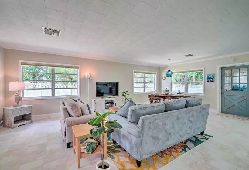 Riverview Homosassa Escape W/ Dock + Lanai!