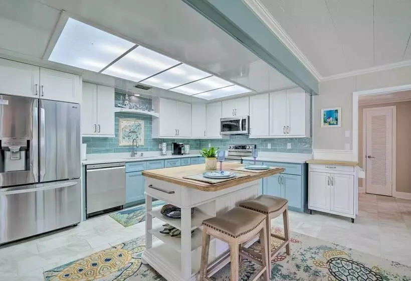 Riverview Homosassa Escape W/ Dock + Lanai!