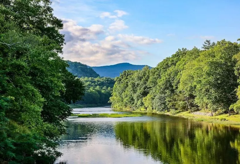 Rustic Hideaway W/ Fire Pit < 1 Mi To River!