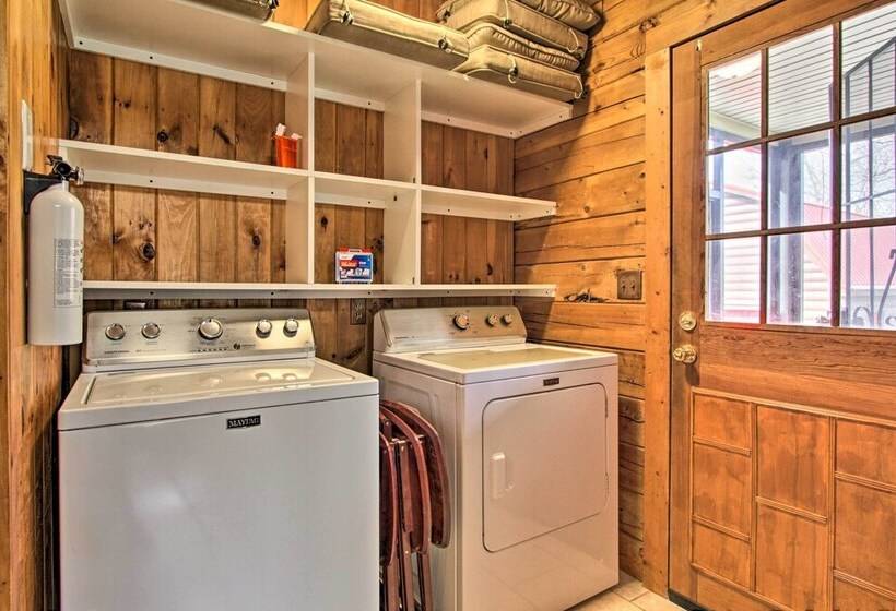 Rustic Cabin W/ Screened Deck: 8 Mi To Dollywood