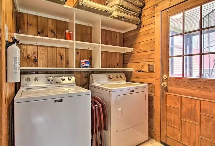 Rustic Cabin W/ Screened Deck: 8 Mi To Dollywood