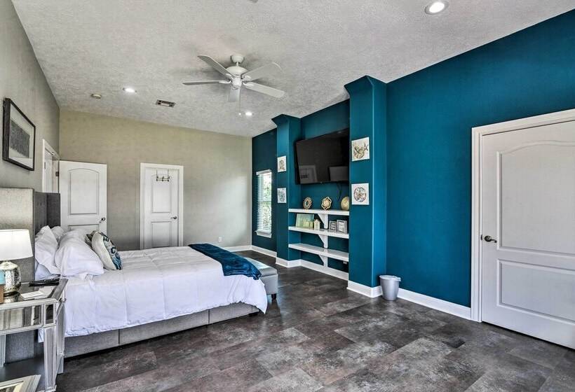 Secluded Seabrook Waterfront Home W/ Patio!