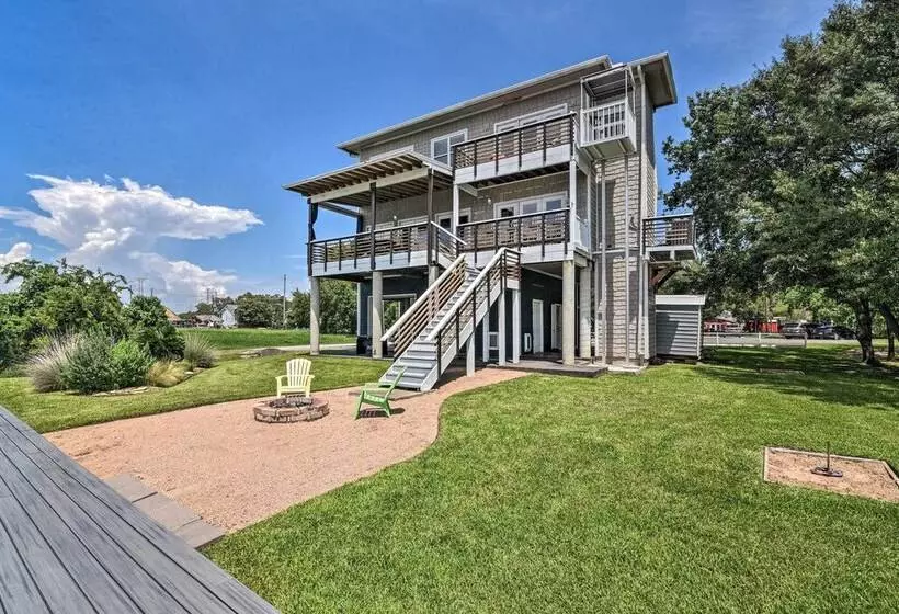 Secluded Seabrook Waterfront Home W/ Patio!