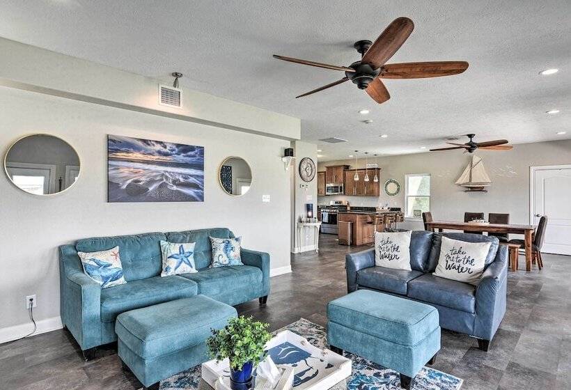 Secluded Seabrook Waterfront Home W/ Patio!