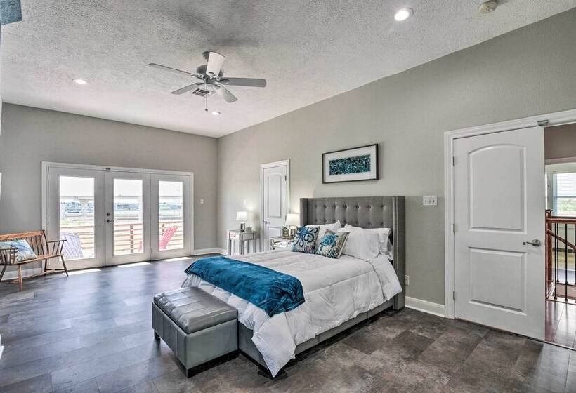 Secluded Seabrook Waterfront Home W/ Patio!