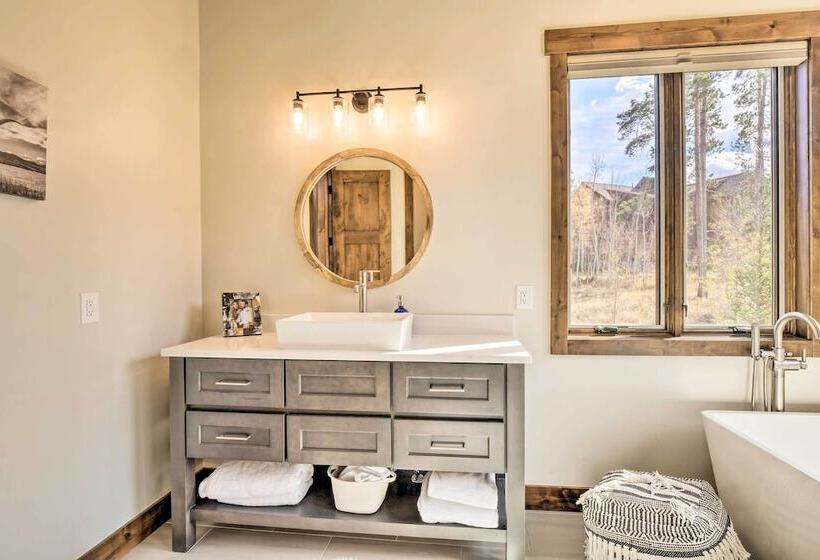 Silverthorne Home W/ Hiking Trail Access!