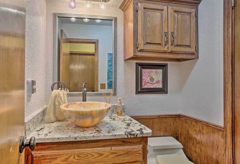 Spacious Bethany Home Near Lake Overholser!