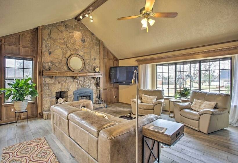 Spacious Bethany Home Near Lake Overholser!