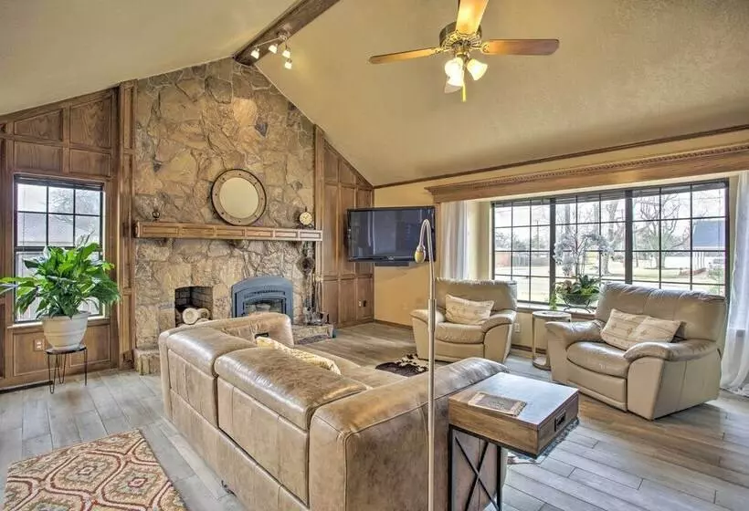 Spacious Bethany Home Near Lake Overholser!