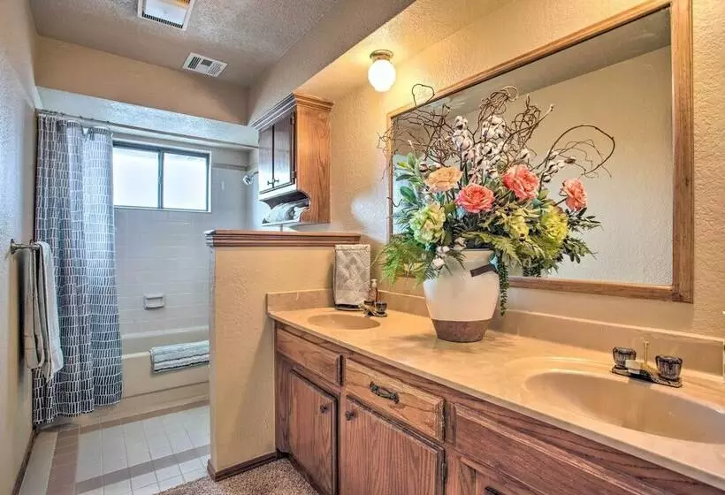 Spacious Bethany Home Near Lake Overholser!