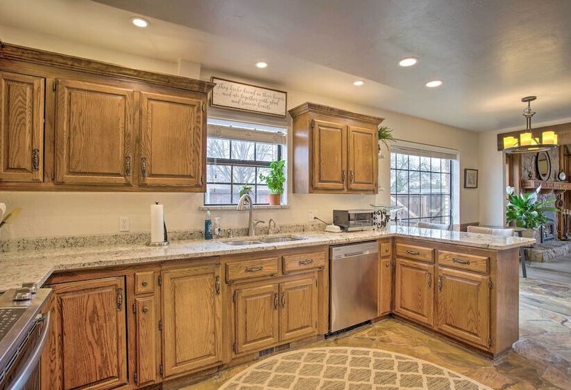 Spacious Bethany Home Near Lake Overholser!