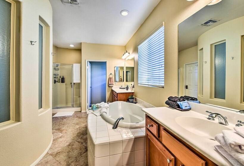 Spacious Golf Home W/ Yard At Indian Palms Resort!