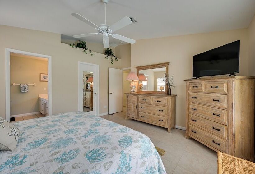 Sunny Marco Island House < 3 Blocks To Beach!