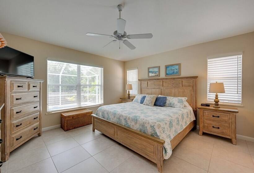 Sunny Marco Island House < 3 Blocks To Beach!