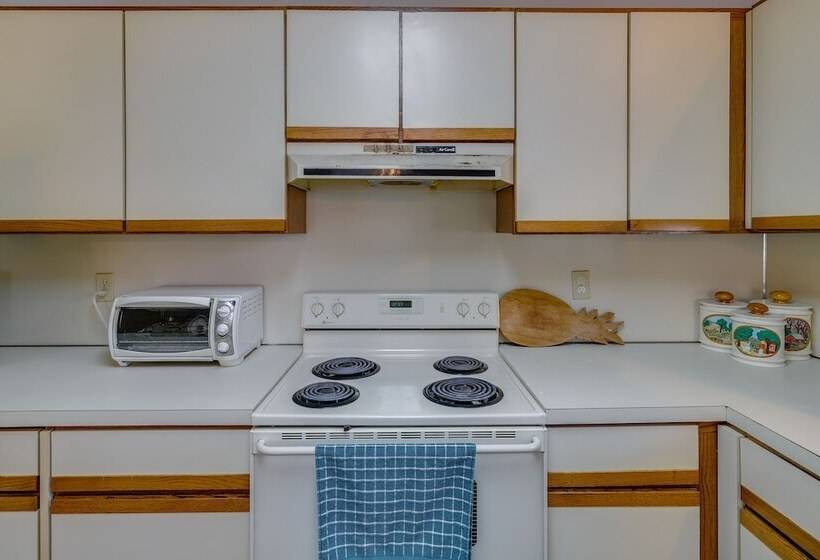 Tobyhanna Home W/ Game Room: 1 Mi To Lake Carobeth