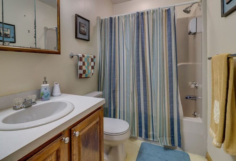 Tobyhanna Home W/ Game Room: 1 Mi To Lake Carobeth