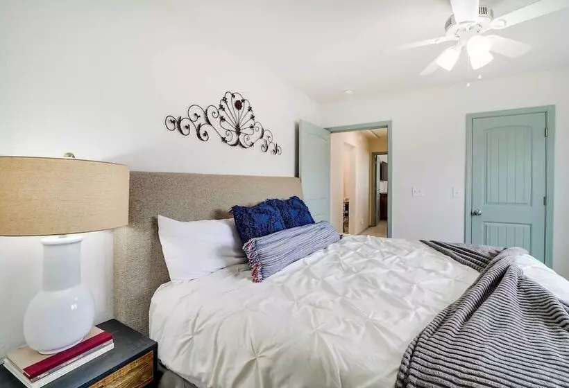 Tulsa Vacation Home ~ 3 Mi To Downtown