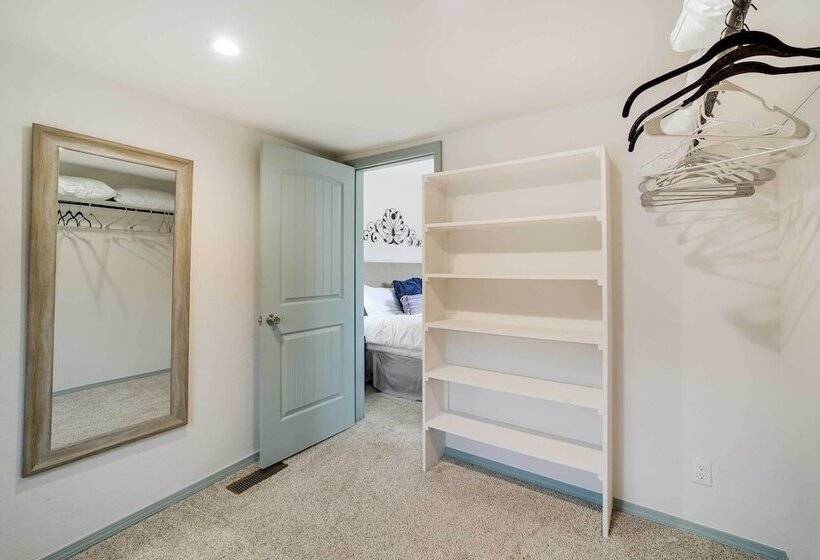 Tulsa Vacation Home ~ 3 Mi To Downtown