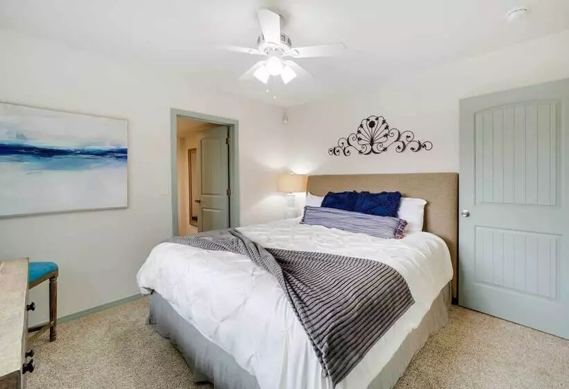 Tulsa Vacation Home ~ 3 Mi To Downtown