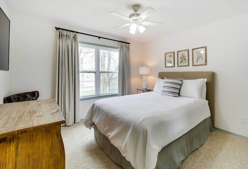 Tulsa Vacation Home ~ 3 Mi To Downtown