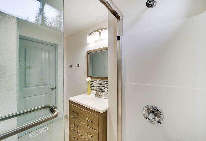 Tulsa Vacation Home ~ 3 Mi To Downtown