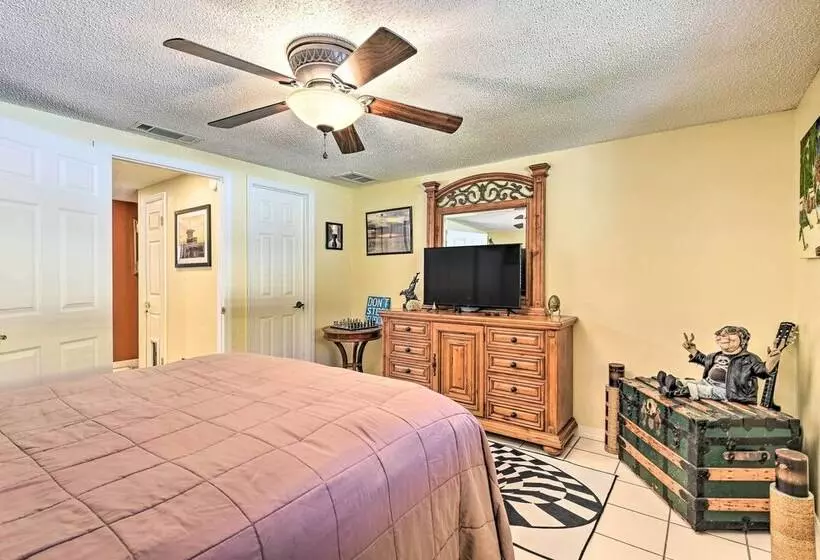 Unique Nokomis Home ~ 2 Mi To Beach Access!