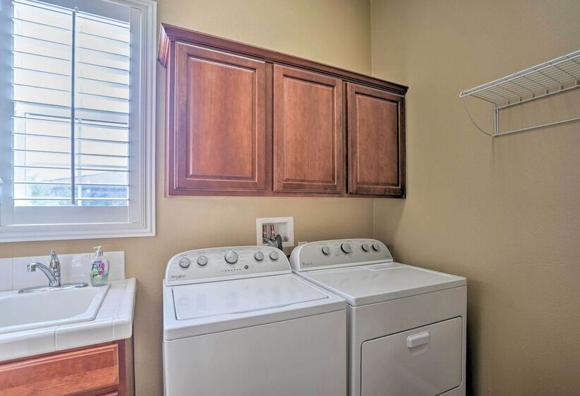 Updated Indio Home W/ Pool   6 Mi To Coachella!