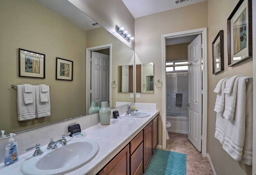 Updated Indio Home W/ Pool   6 Mi To Coachella!