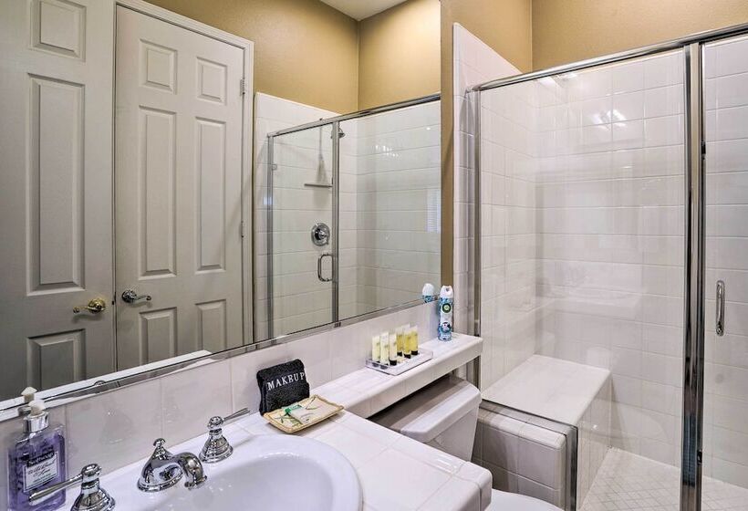 Updated Indio Home W/ Pool   6 Mi To Coachella!