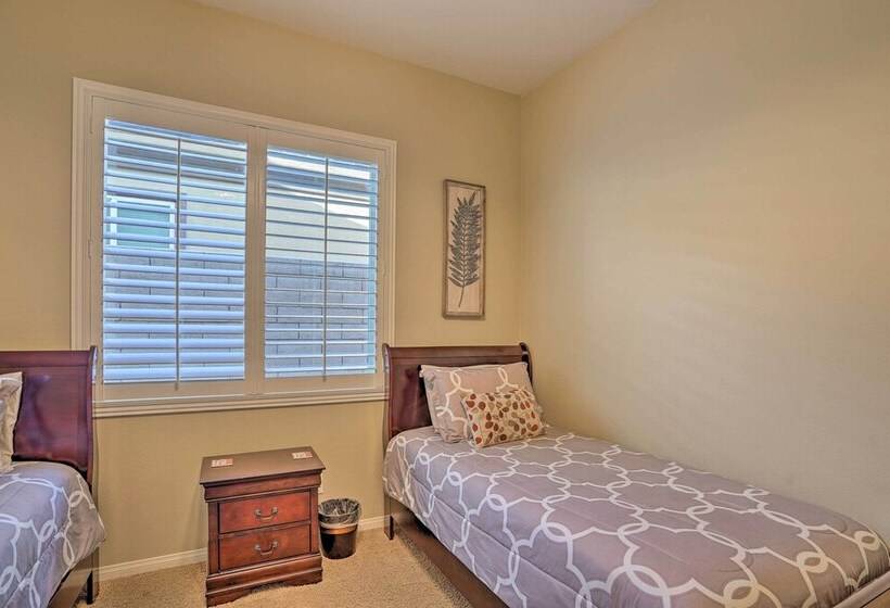 Updated Indio Home W/ Pool   6 Mi To Coachella!