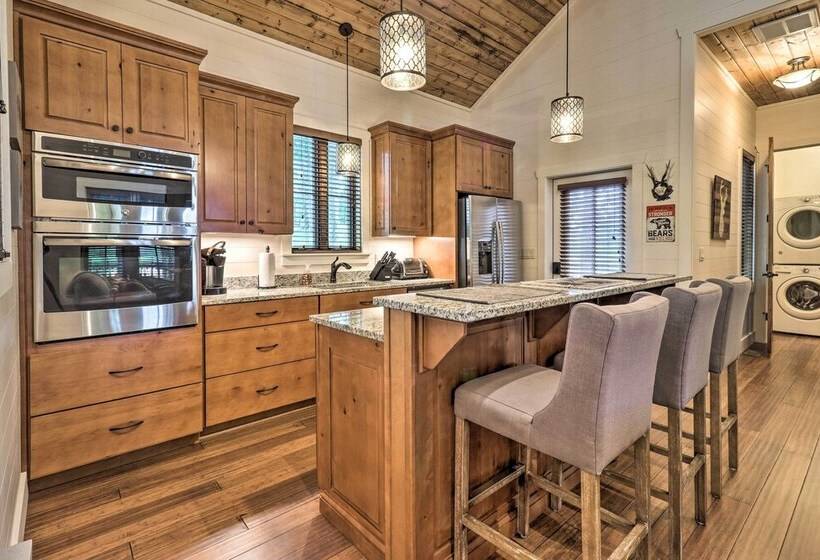 Hike, Fish & Relax: Rural Craftsman In Glenville!