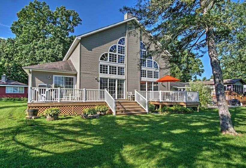 Waterfront Vandalia House W/ Dock On Donnell Lake!