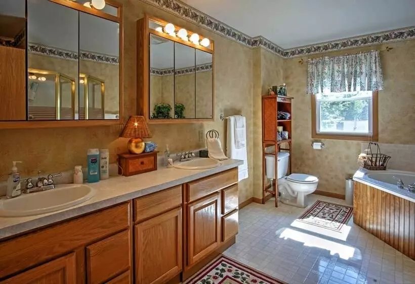 Waterfront Vandalia House W/ Dock On Donnell Lake!