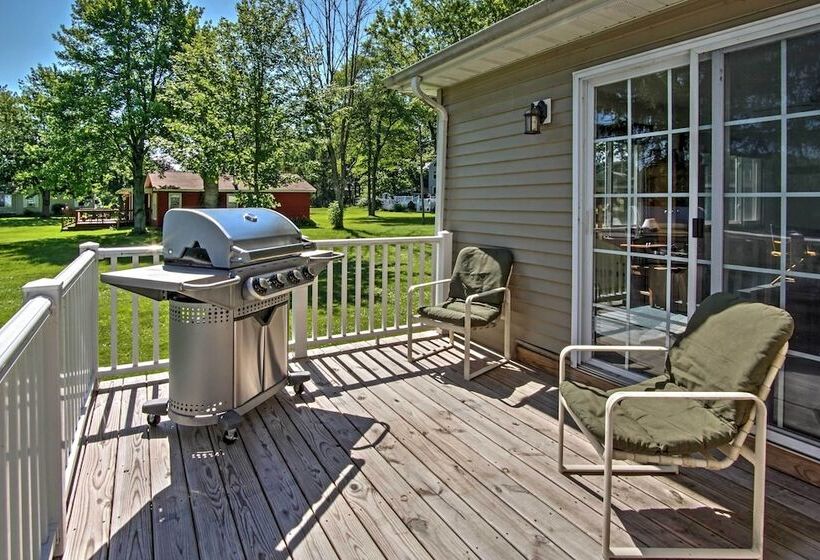 Waterfront Vandalia House W/ Dock On Donnell Lake!