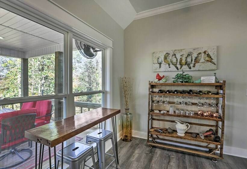 White Oak Creek Home W/ Views, Deck & Pool Access!