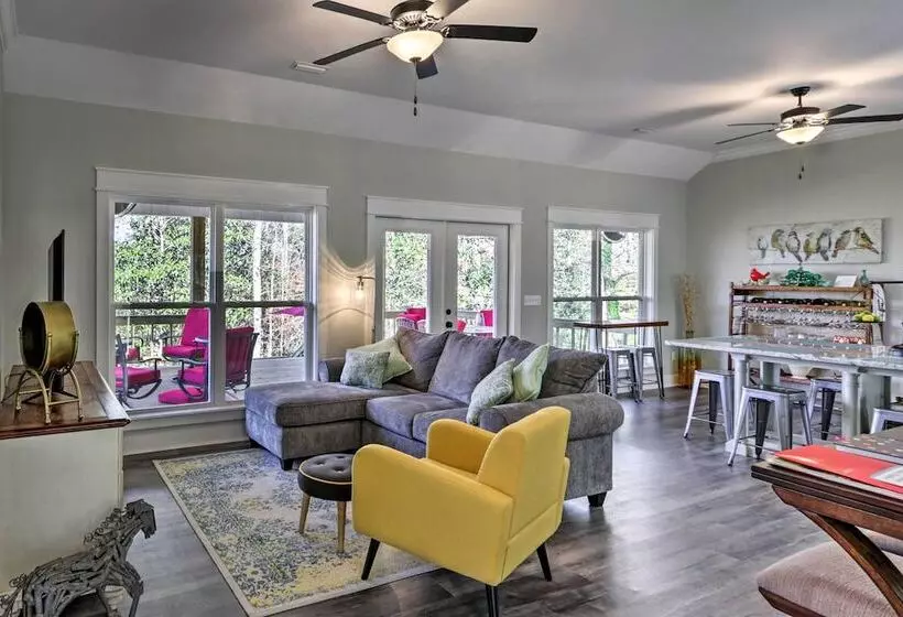 White Oak Creek Home W/ Views, Deck & Pool Access!