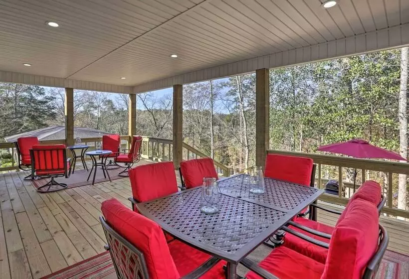 White Oak Creek Home W/ Views, Deck & Pool Access!