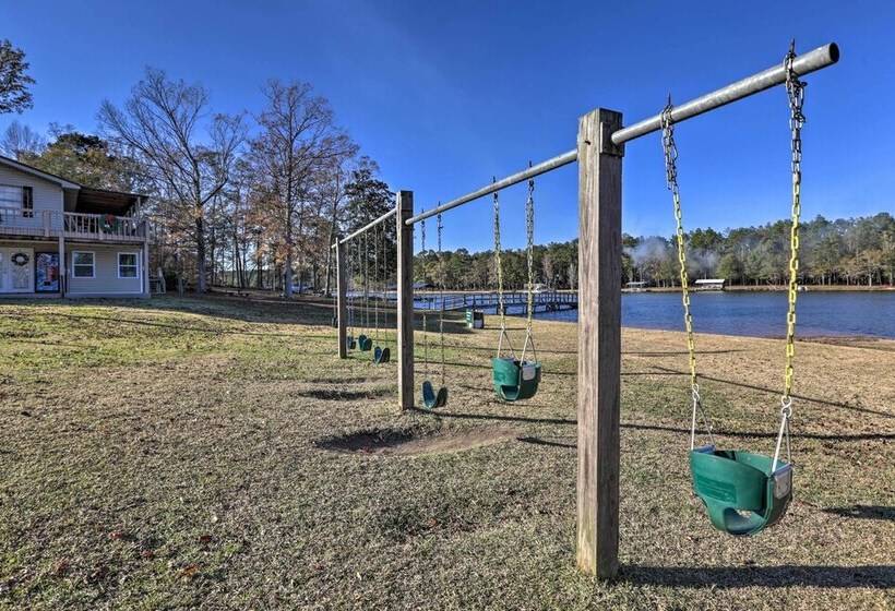 White Oak Creek Home W/ Views, Deck & Pool Access!