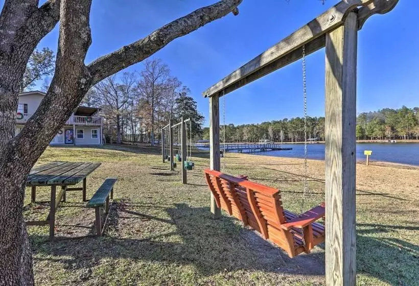 White Oak Creek Home W/ Views, Deck & Pool Access!