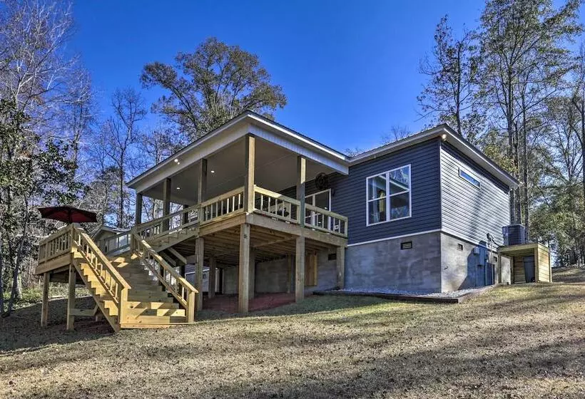 White Oak Creek Home W/ Views, Deck & Pool Access!