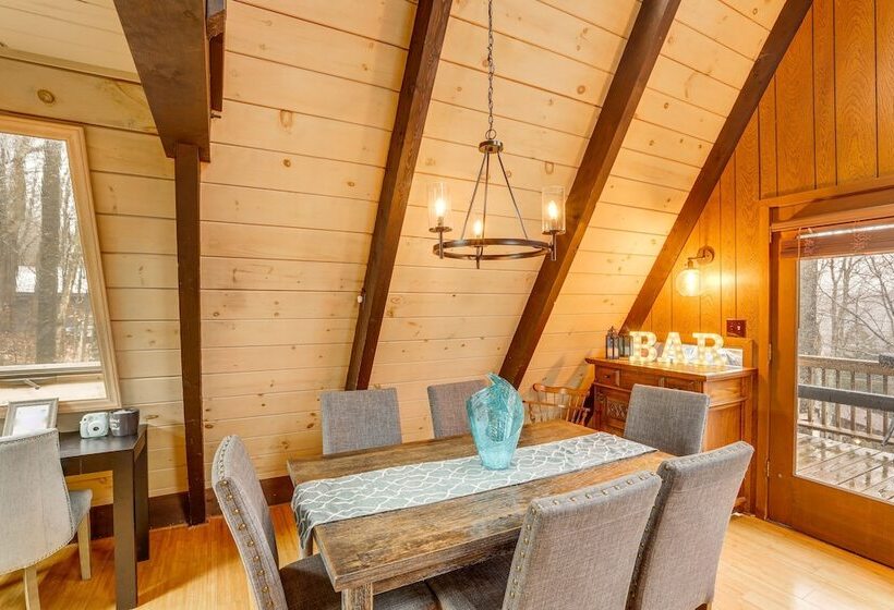 A Frame Cabin W/ Hot Tub: 1 Mi To Beech Mountain!