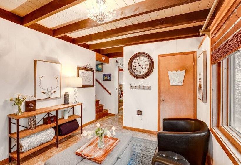 A Frame Cabin W/ Hot Tub: 1 Mi To Beech Mountain!