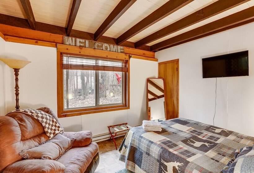 A Frame Cabin W/ Hot Tub: 1 Mi To Beech Mountain!