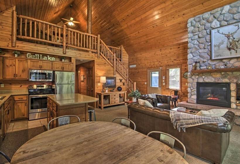 Alluring Nisswa Cabin On Gull Lake W/ Fireplace!