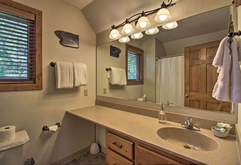 Alluring Nisswa Cabin On Gull Lake W/ Fireplace!