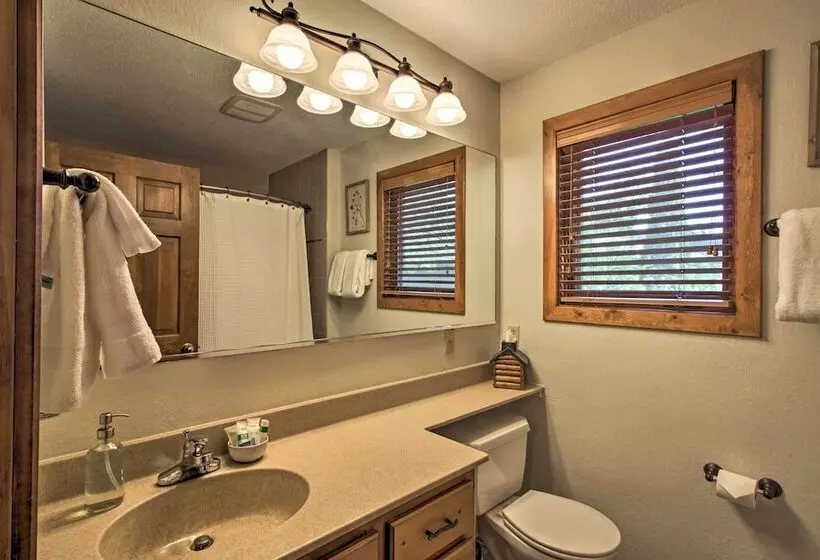 Alluring Nisswa Cabin On Gull Lake W/ Fireplace!