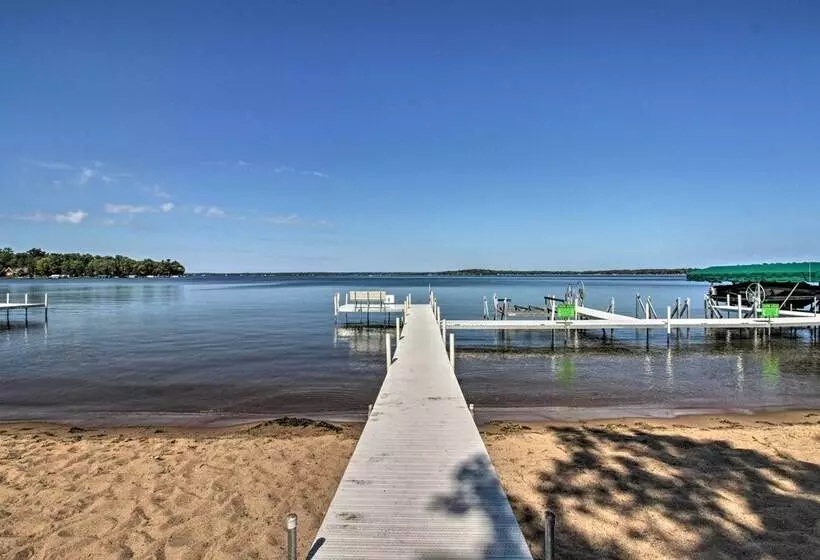 Alluring Nisswa Cabin On Gull Lake W/ Fireplace!