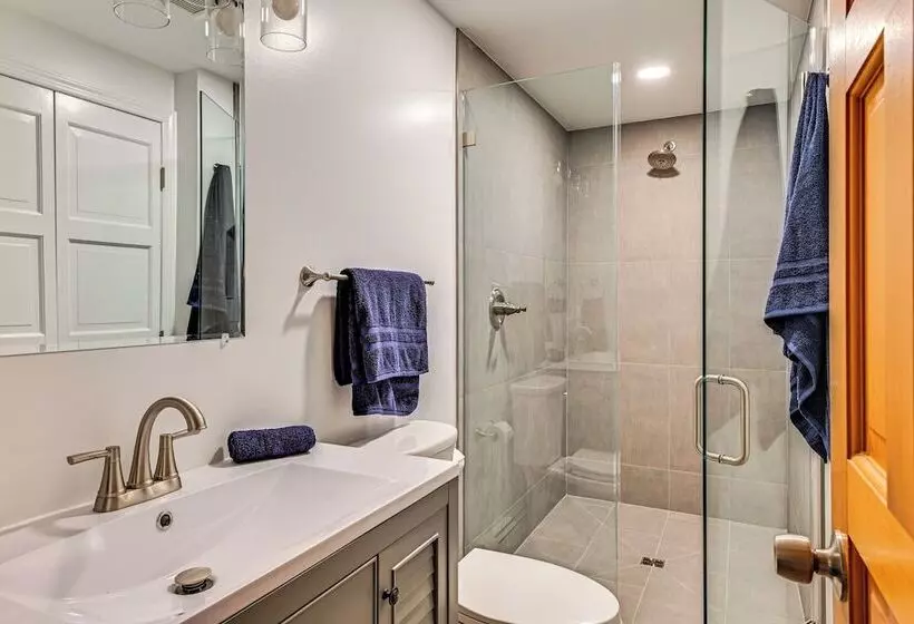 Amazing Rocky Point Retreat Overlooking The Sound!