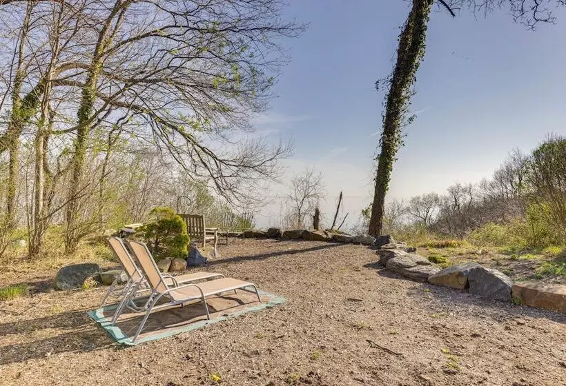 Amazing Rocky Point Retreat Overlooking The Sound!