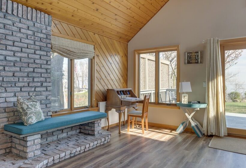 Amazing Rocky Point Retreat Overlooking The Sound!